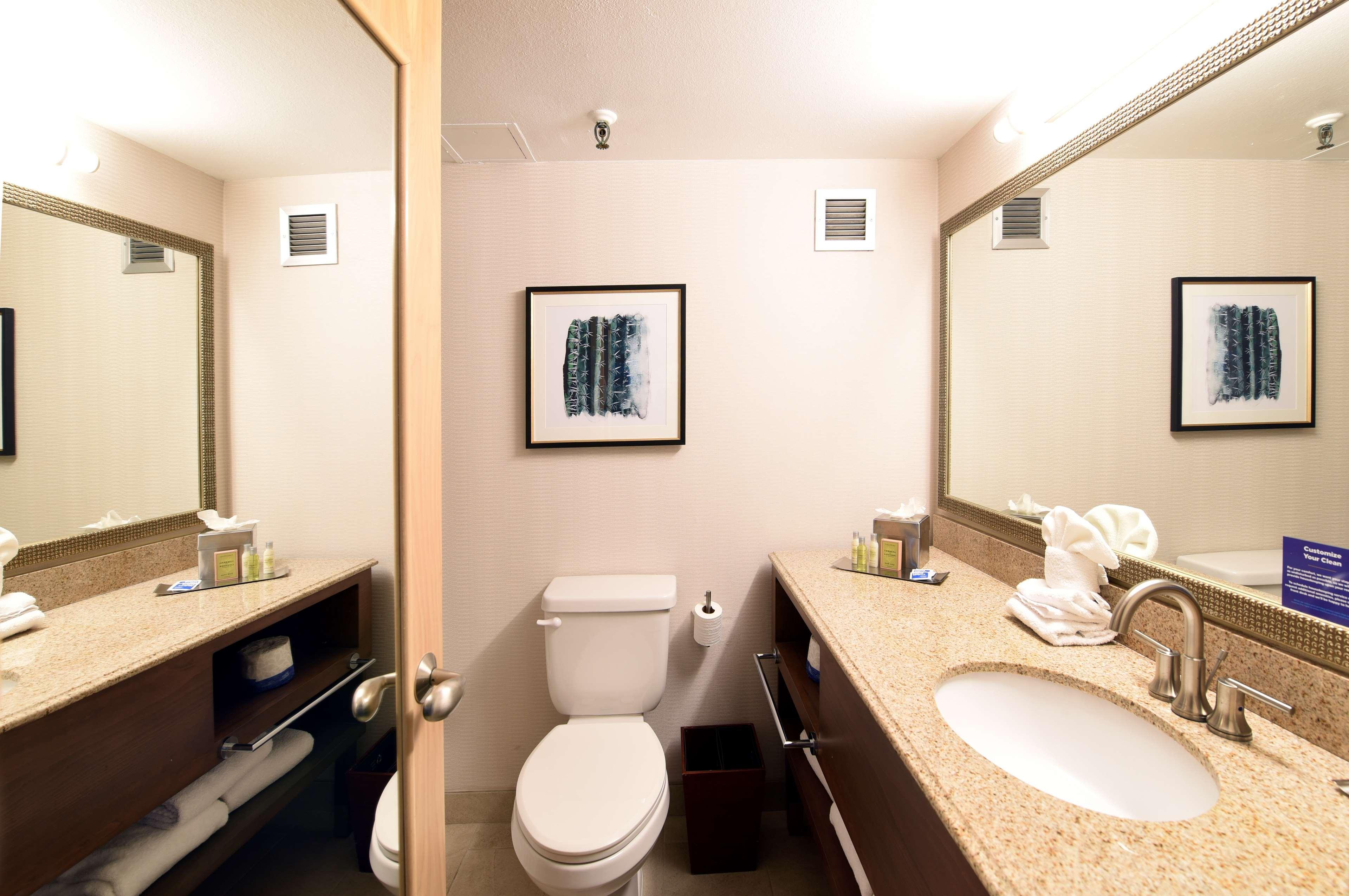 Doubletree By Hilton Tucson-Reid Park Hotell Exteriör bild