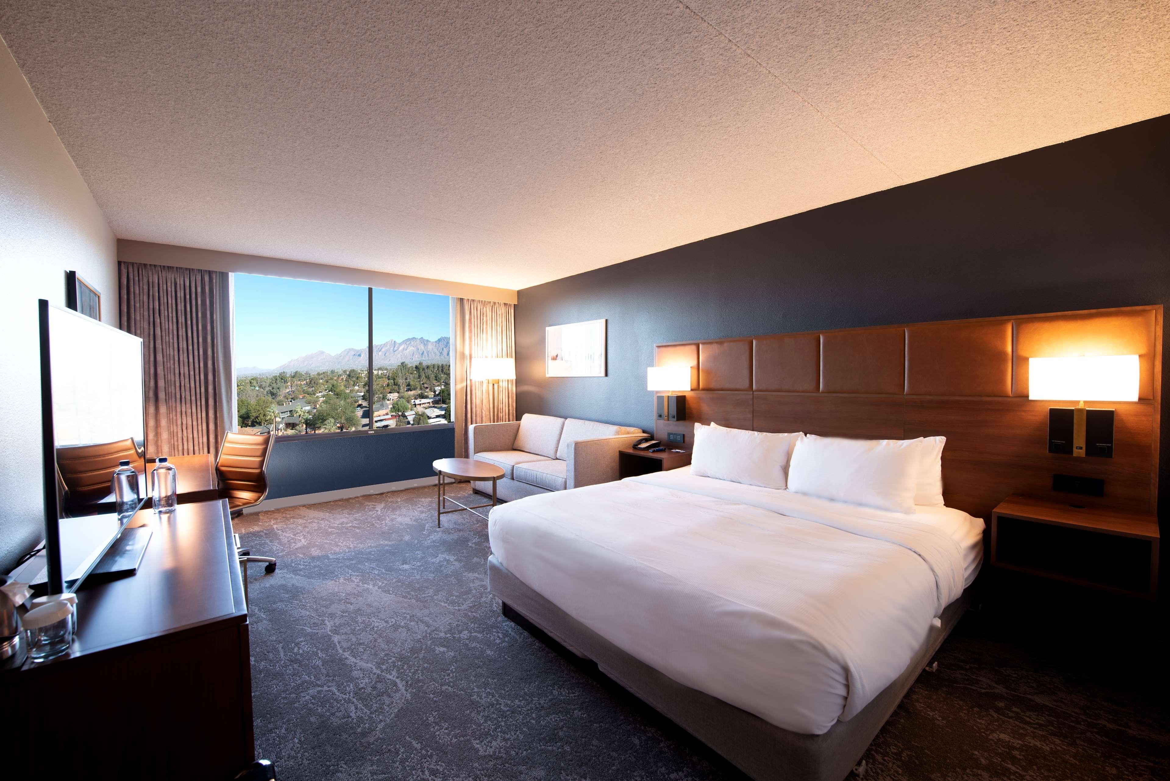 Doubletree By Hilton Tucson-Reid Park Hotell Exteriör bild