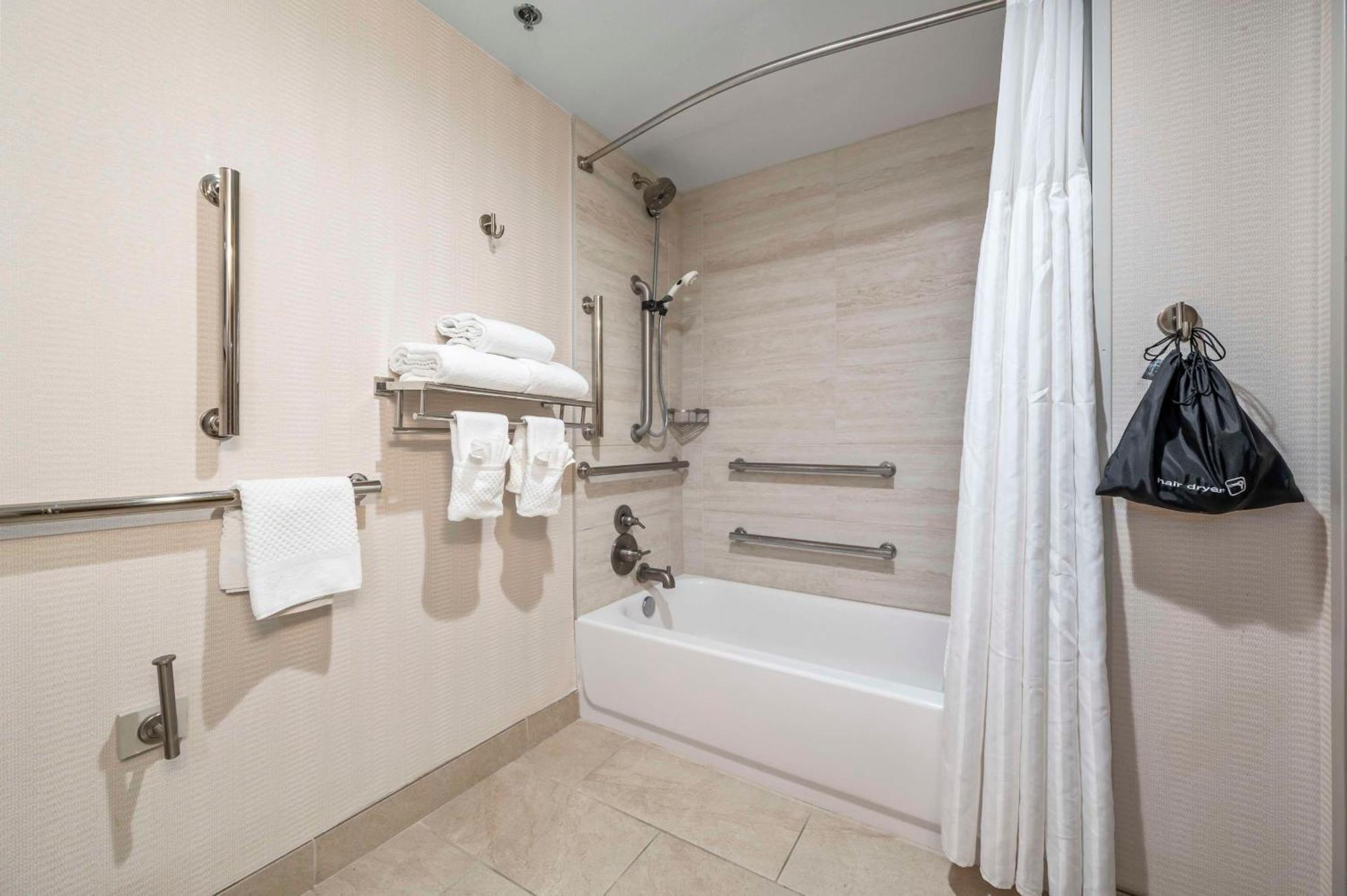 Doubletree By Hilton Tucson-Reid Park Hotell Exteriör bild